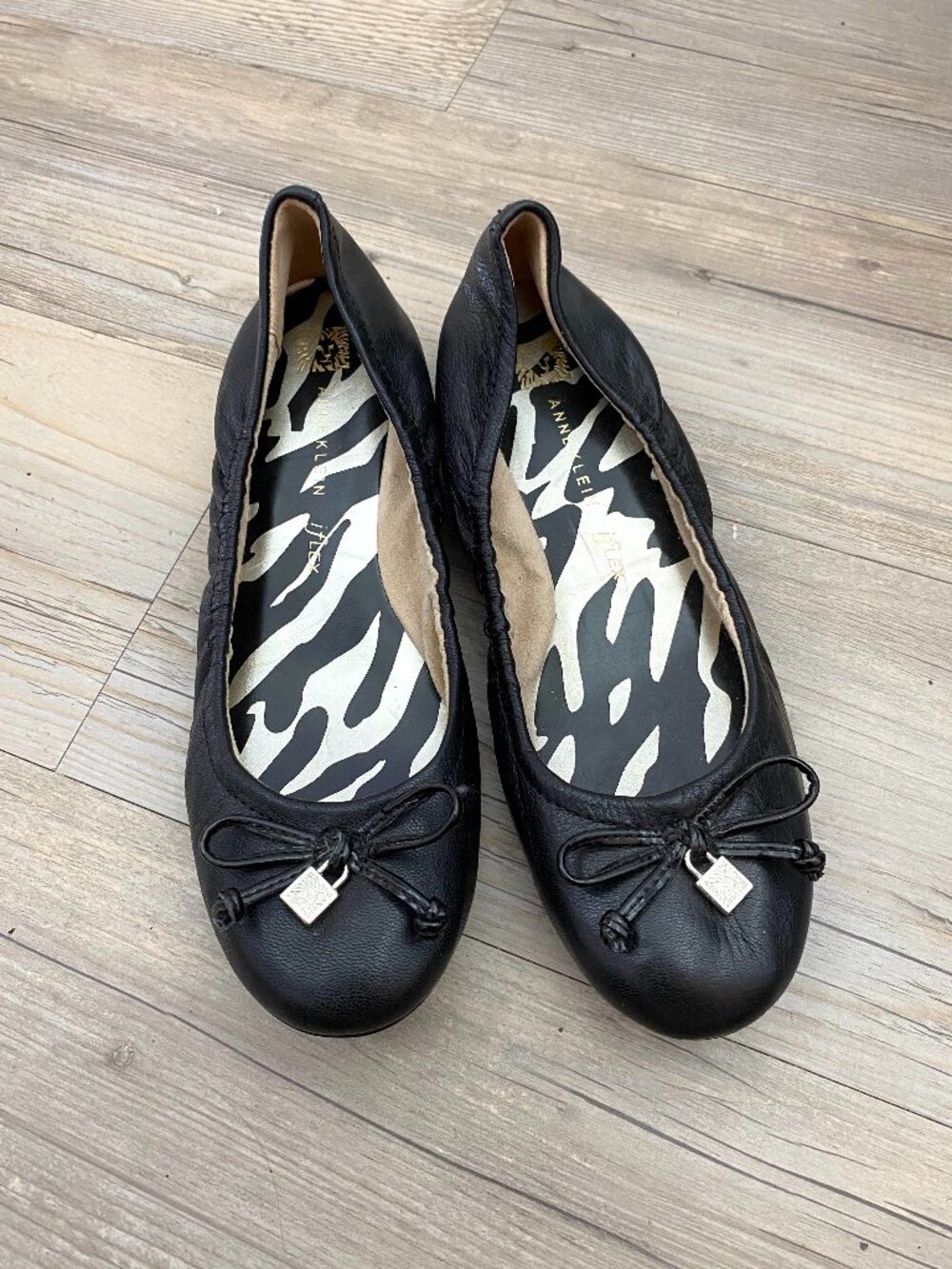 Anne Klein iFlex Black Flats - Size 6.5